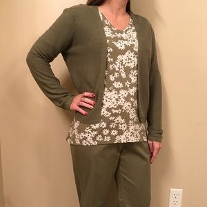 J. Jill ⭐️Pants⭐️ Live-In Chino in Sage Green